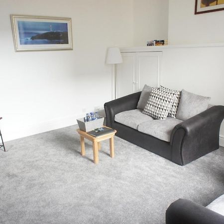 Flat 2 Opposite Travel Lodge Colwyn Bay Exterior photo
