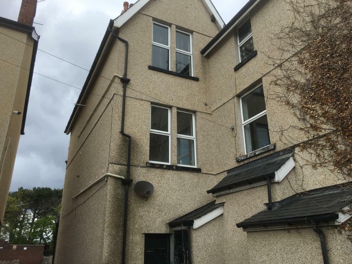 Flat 2 Opposite Travel Lodge Colwyn Bay Exterior photo