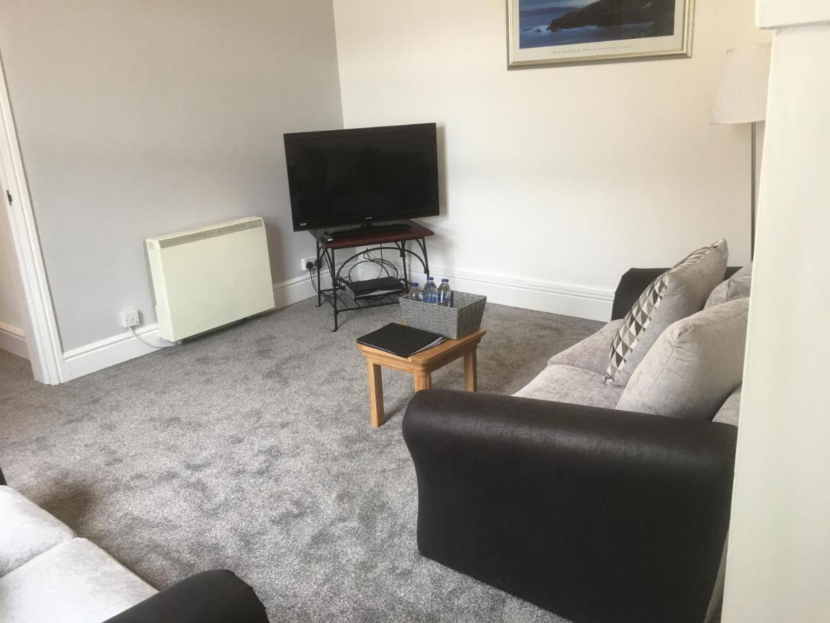 Flat 2 Opposite Travel Lodge Colwyn Bay Exterior photo