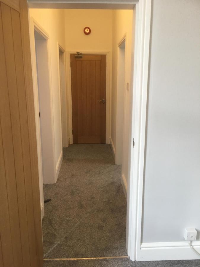 Flat 2 Opposite Travel Lodge Colwyn Bay Exterior photo